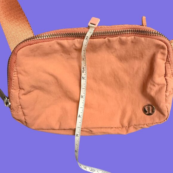 🧡 Lululemon Everywhere Belt Bag in Apricot (One Size) - Picture 7 of 9